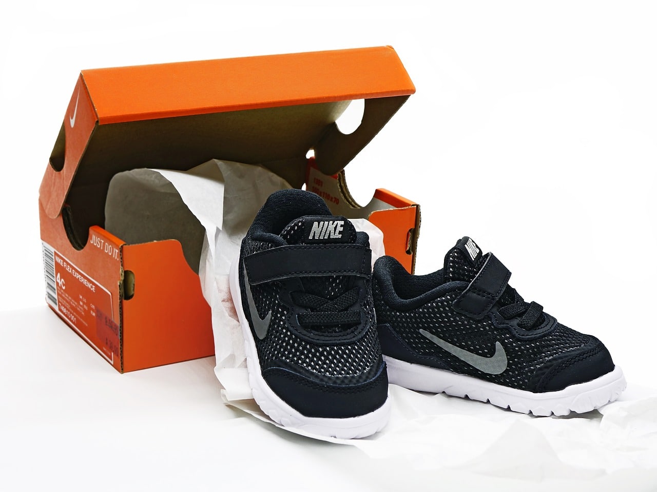 קופסה ונעלי נייק 